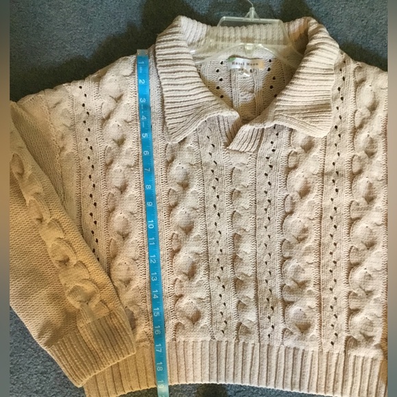 Hazel Moon Size M Sweater Loose Knit Collared Cropped Tan in color, Long Sleeved - Picture 5 of 7